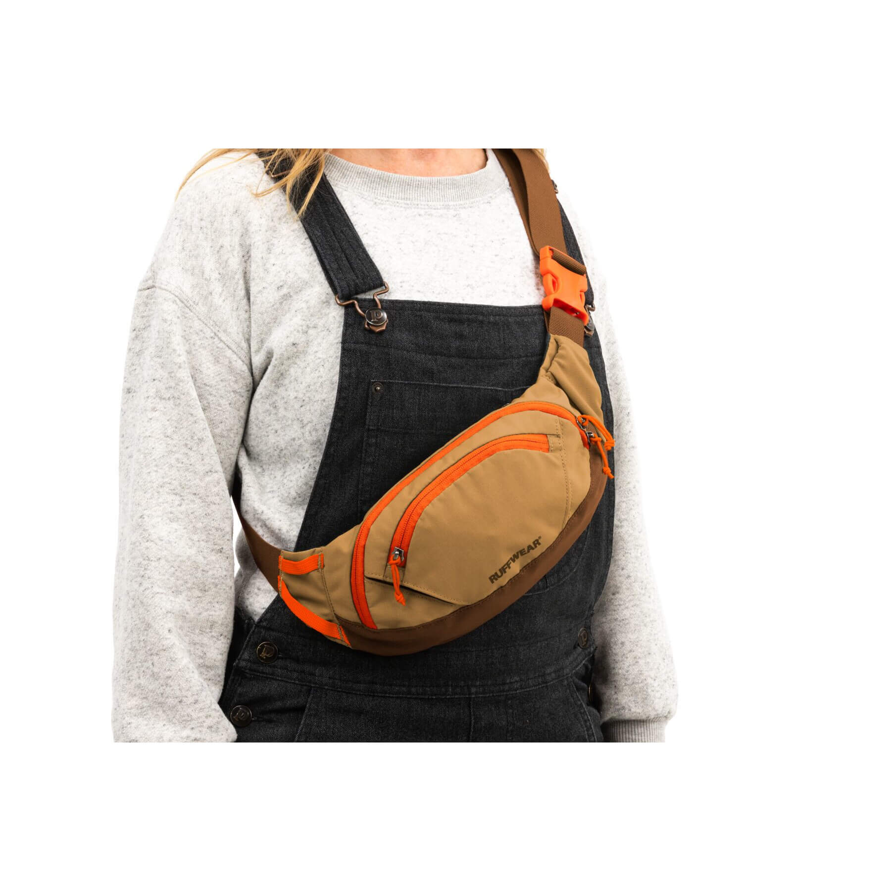 Ruffwear-Home-Trail-Hip-Pack_Brown-Bear_Lifestyle-Front_STUDIO