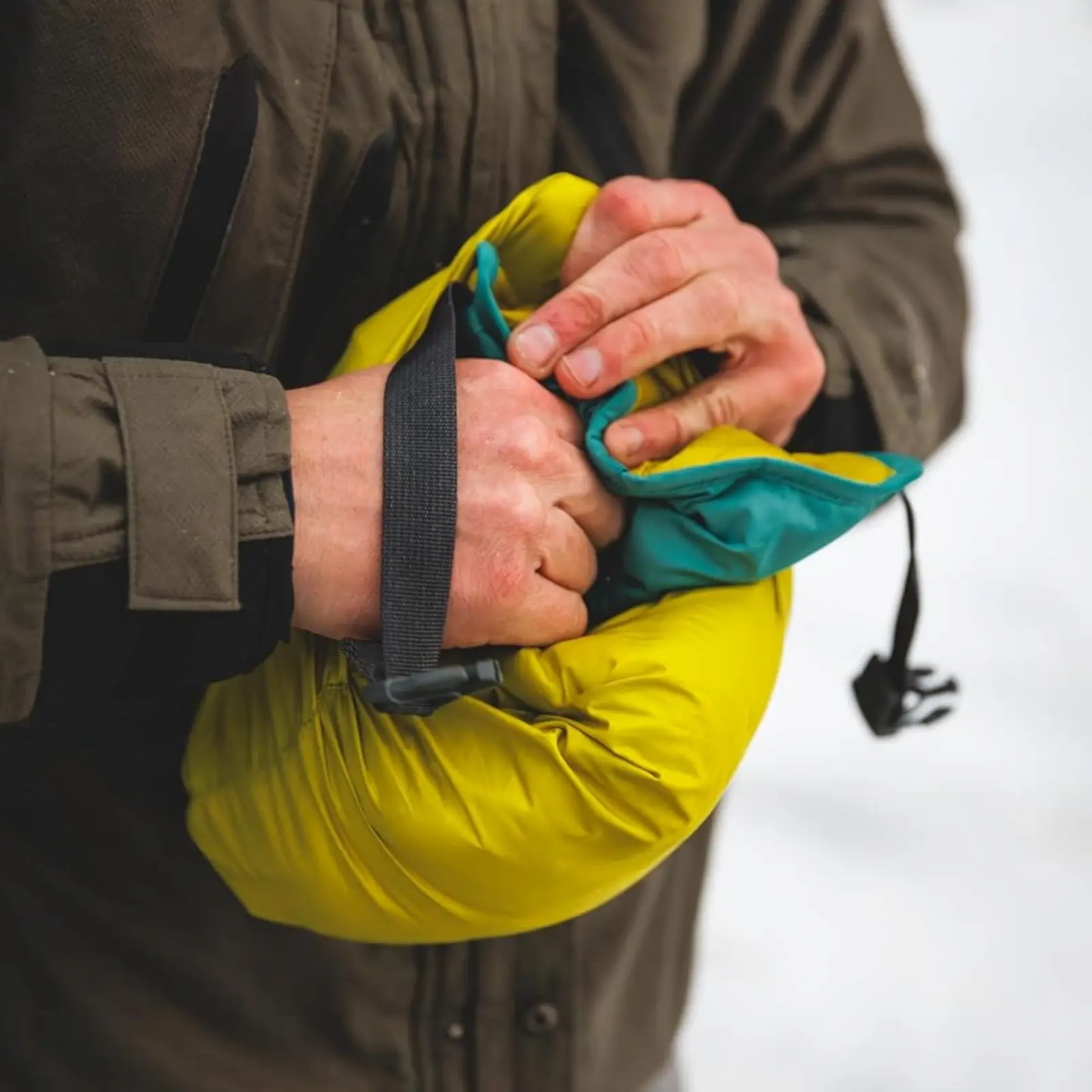 Ruffwear-Quinzee-Dog-Winter-Jacket-Fireweed-Pink (2)