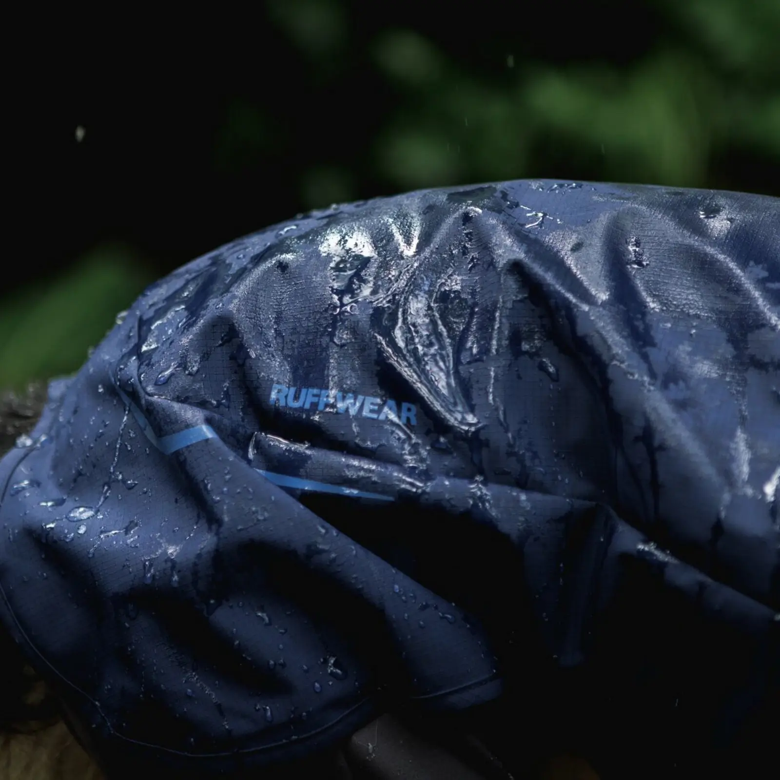 Ruffwear-Sun-Shower-Coverall_Midnight-Blue_Oakridge-14