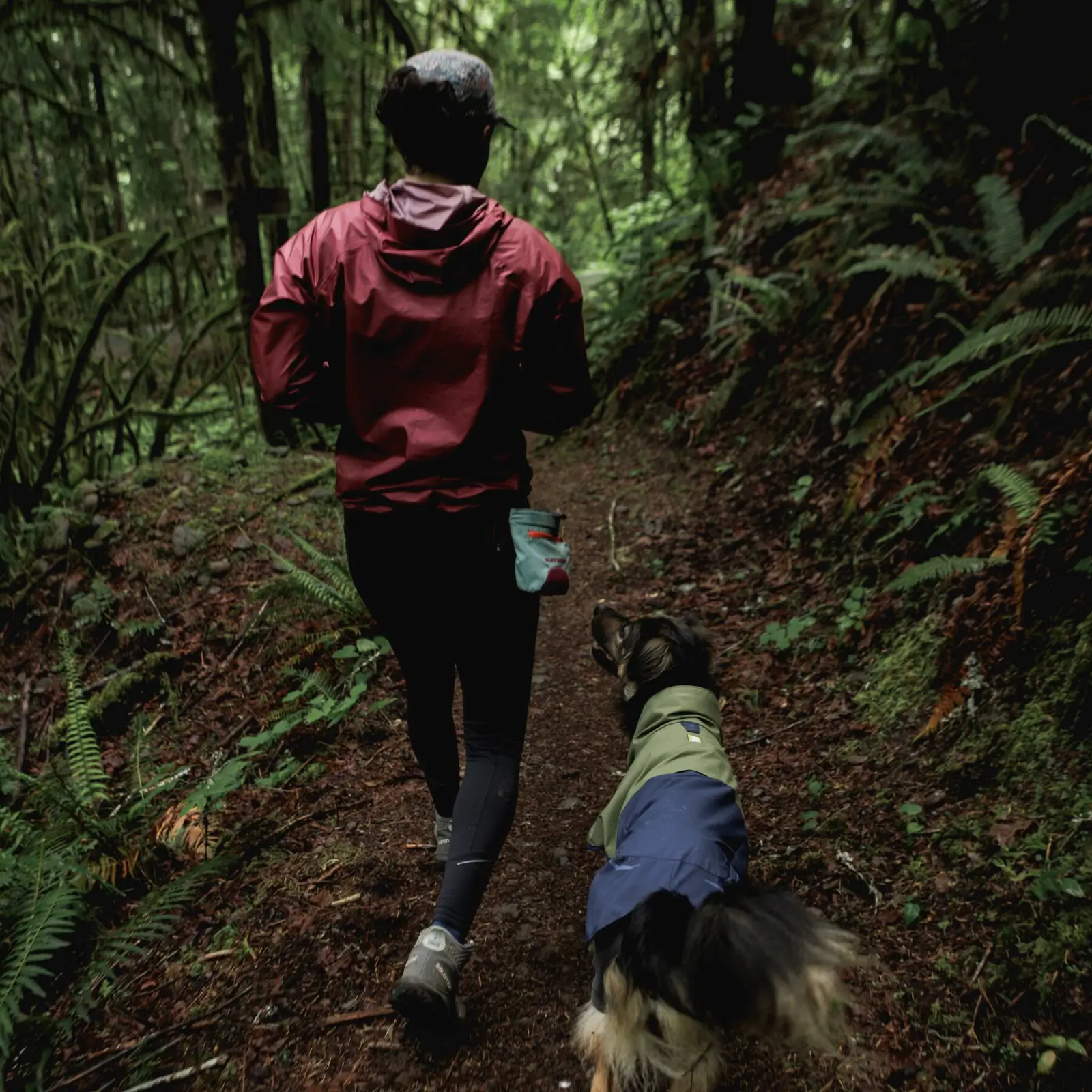 Ruffwear-Sun-Shower-Coverall_Midnight-Blue_Oakridge-28