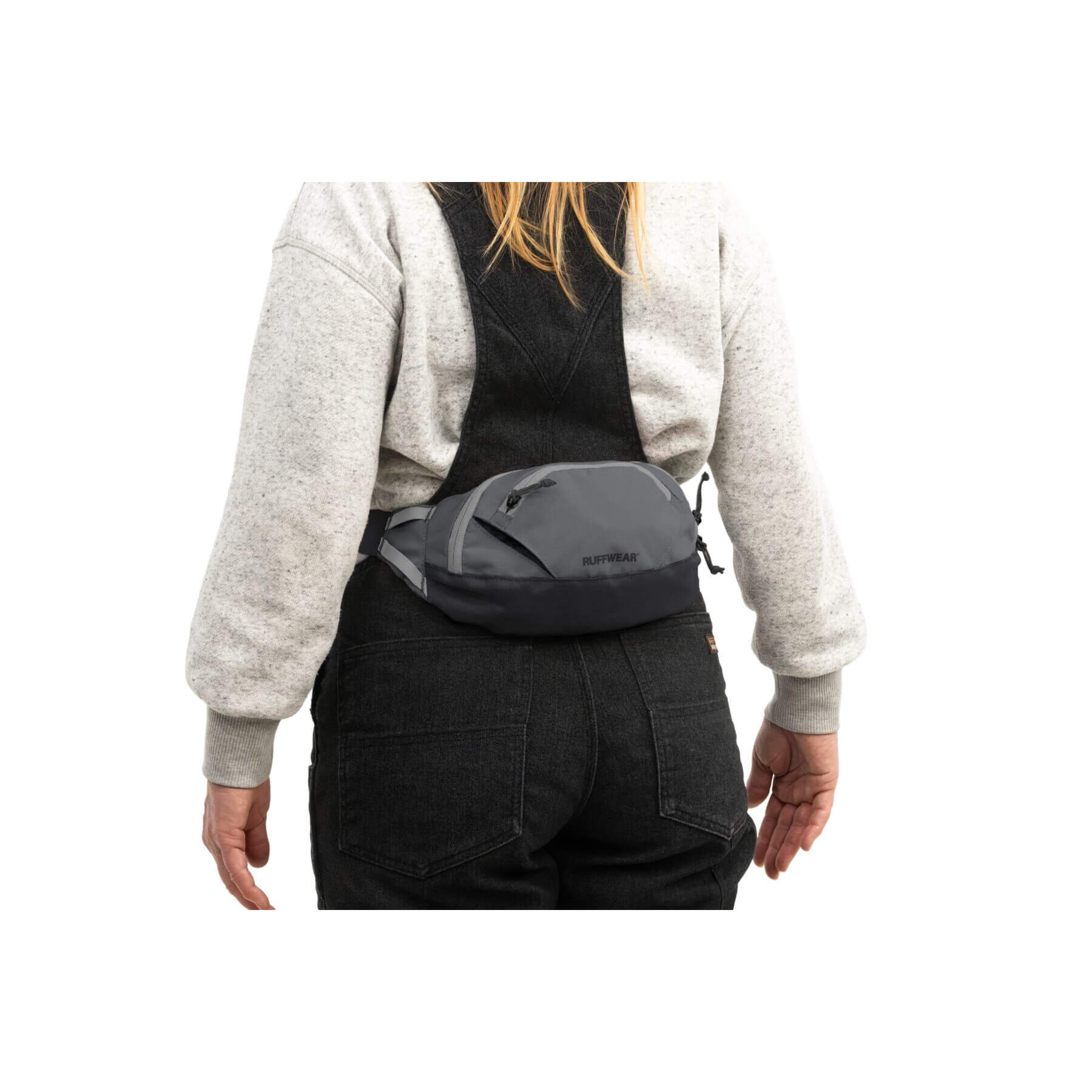 Ruffwear-Trail-Hip-Pack_Basalt-Gray_Lifestyle-Back_STUDIO