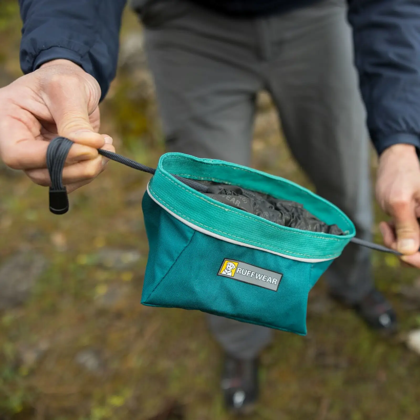 Web JPG-20553-Quencher Cinch_Tumalo Teal_ Mark and Bento_Photos Tyler Roemer_Print-3 Packable dog bowl